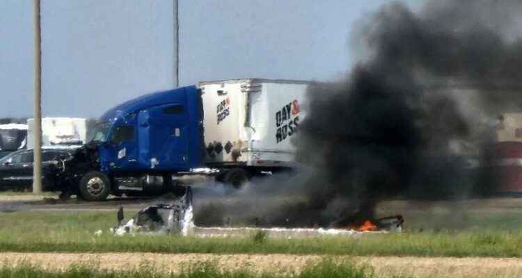Al menos 15 muertos dejó un accidente de tránsito en Canadá 1 Accidente