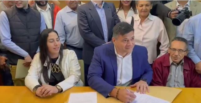 Freddy Superlano formalizó su inscripción para las primarias 2 Feddy Superlano