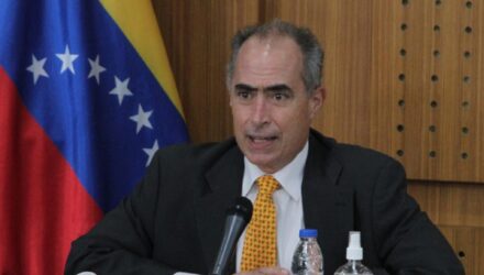 roberto picon rector cne