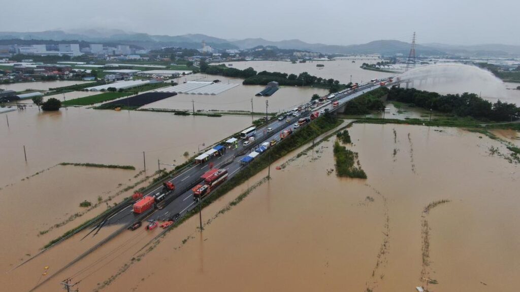 LLuvias Corea