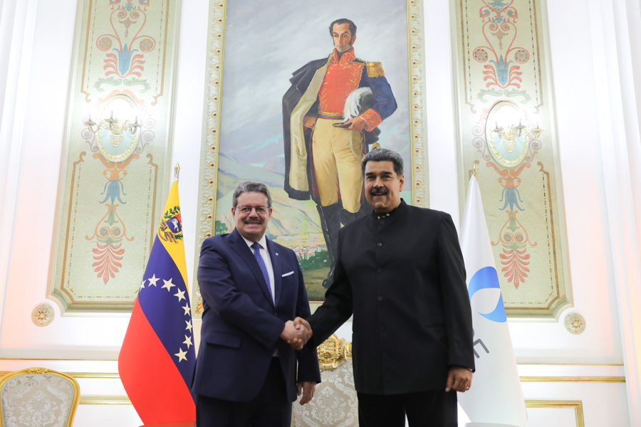 Maduro con el del gas