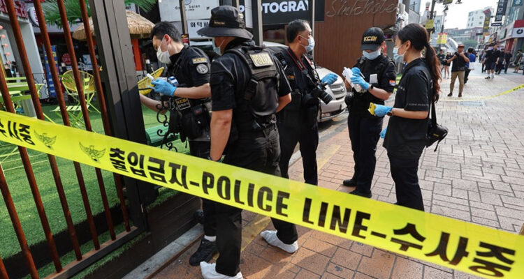 Hombre apuñaló a cuatro personas, en plena calle en Seúl 1 hombre apunala a cuatro personas una de las cuales murio en plena calle en seul 9325