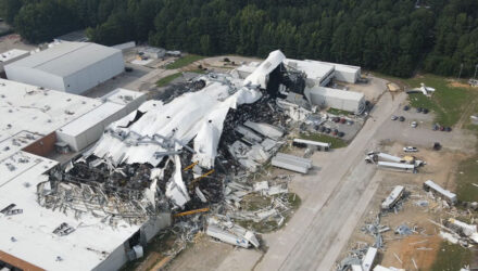 tornado causa danos en una planta de pfizer 9292