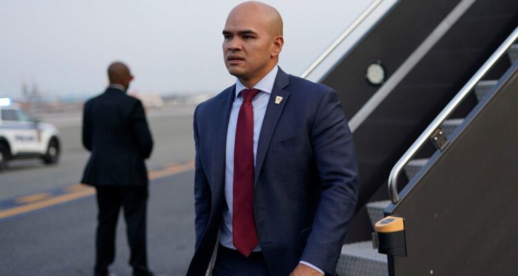 Asistente de Trump se declaró inocente por los documentos clasificados 1 Asistente de Trump