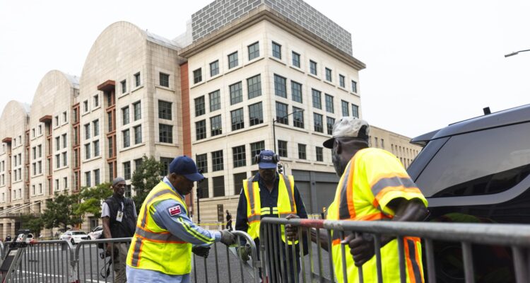 Fuertes medidas de seguridad en torno al juzgado de Washington donde comparecerá Trump 1 Seguridad en Washington DC por Donald Trump