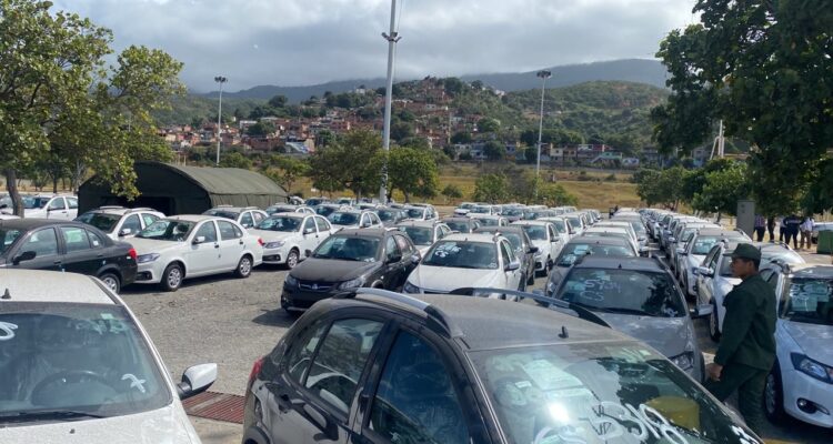 arribo a venezuela nuevo lote de mil vehiculos iranies 130579