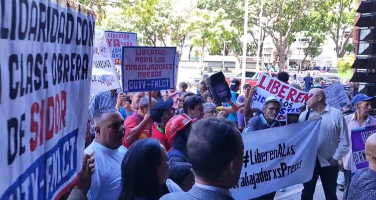 Seis sindicalistas venezolanos fueron condenados a 16 años de cárcel por conspiración 1 protestas por sindicalistas arrestados