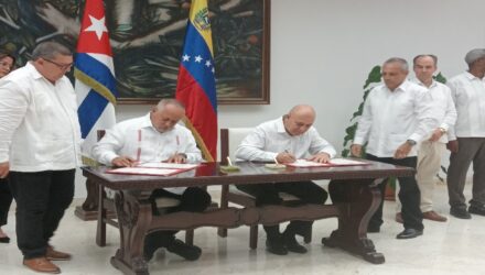 venezuela y cuba firman acuerdo de intercambio politico 10132