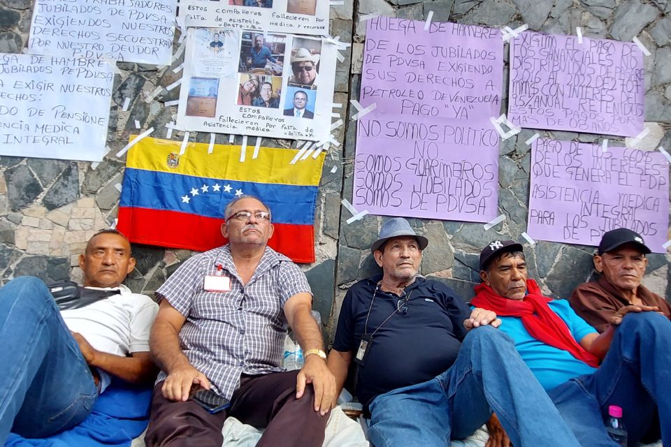 Jubilados de PDVSA iniciaron huelga de hambre en Caracas 2 Jubilados PDVSA