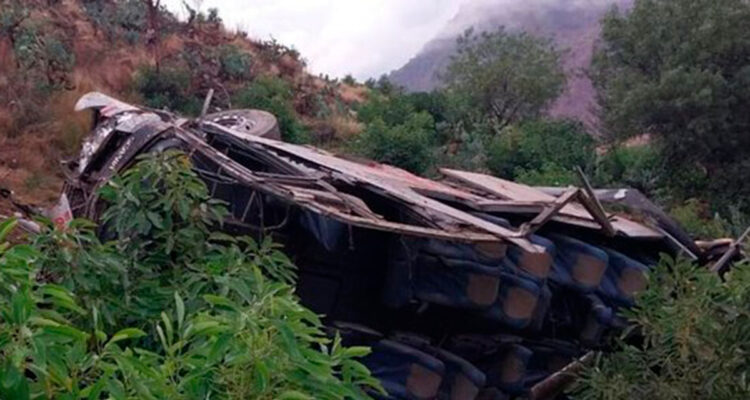 Al Menos 25 Muertos Al Caer Autobús A Abismo En Región Andina De Perú