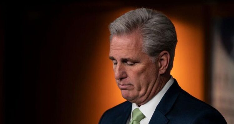 Kevin McCarthy, el primer presidente de la Cámara de representantes destituido por Votación 1 1111