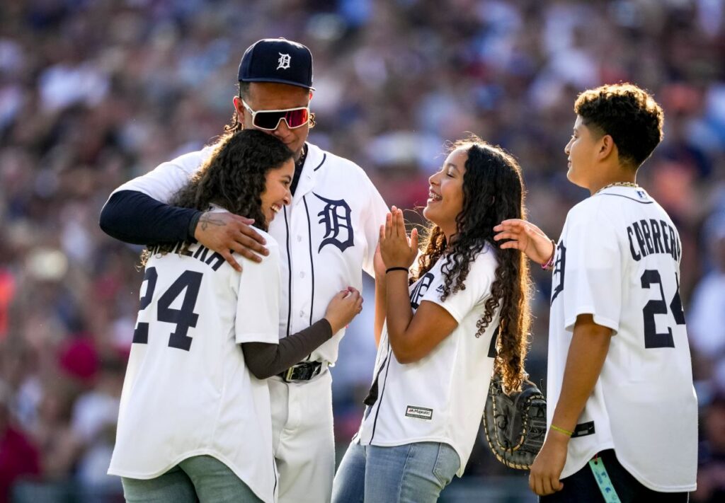 Miguel Cabrera se despidió de las Grandes Ligas (+Videos e Imágenes) 2 Cabrera e Hijos