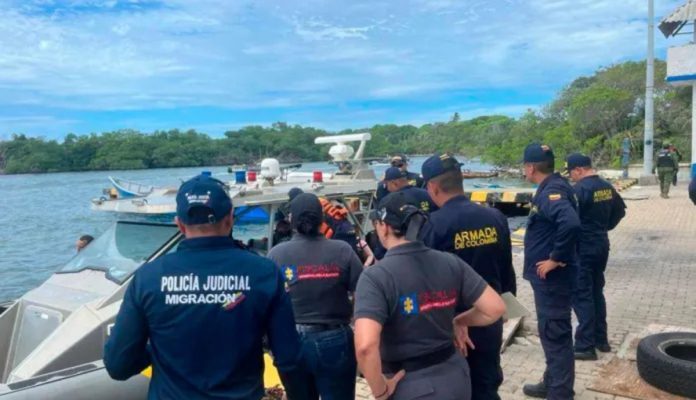 Colombia buscan migrantes mar Caribe 1 696x418 1