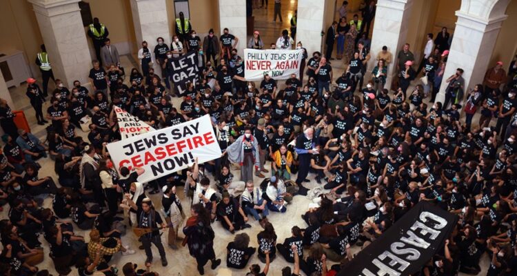 Manifestantes irrumpieron en el Capitolio de EE. UU. exigiendo el alto el fuego en Gaza (+Videos) 1 ISRAEL PALESTINA EEUU pppp