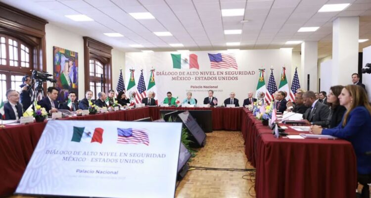 México prometió a Estados Unidos combatir el fentanilo pero le pidió frenar el tráfico de armas 1 Mexico Estados Unidos