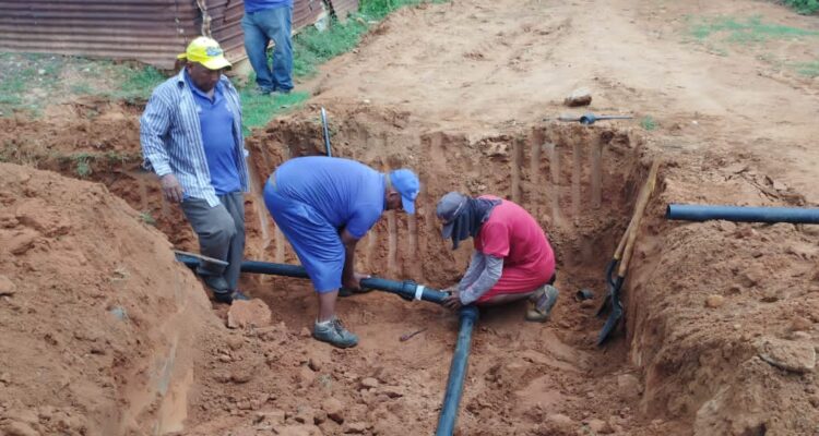 Hidrolago construyó colector en Bajo Seco y continúa el acueducto en Las Trinitarias 1 PHOTO 2023 09 12 11 35 4
