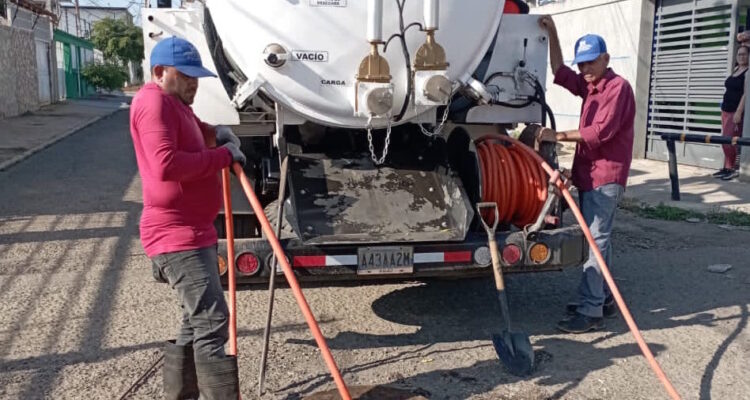 Limpieza de colectores benefició a 800 habitantes de Francisco Eugenio Bustamante, Bolívar y Coquivacoa de Maracaibo 1 PHOTO 2023 09 18 11 23 43
