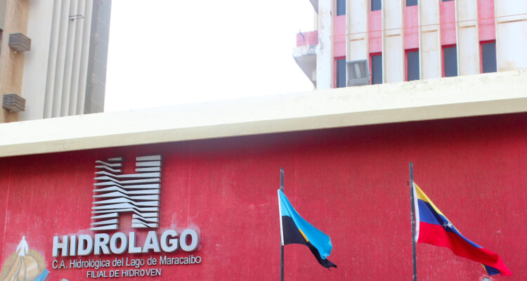 MinAguas e Hidrolago instalan tubería que beneficia a 2 mil 500 habitantes del proyecto Vitrina del municipio Miranda 1 PROTESTA HIDROLAGO LA UNION CIUDAD 11 – 03 – 2020 ROBERT ARAMBULO 4