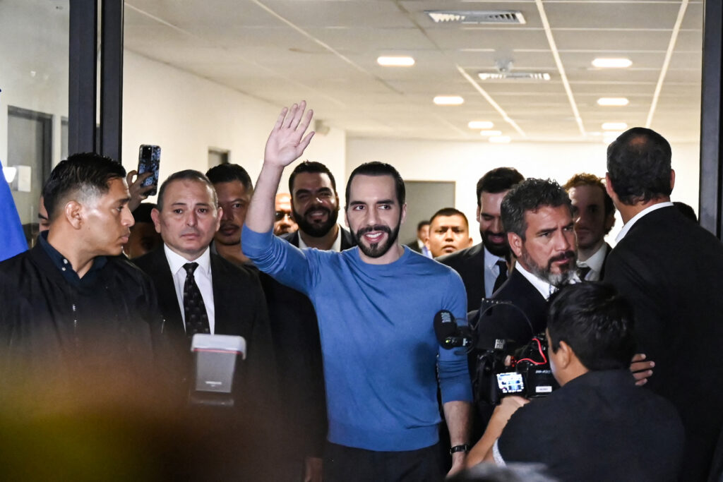 Bukele lanzó su popular y polémica candidatura a la reelección en El Salvador 2 Presidente Bukele
