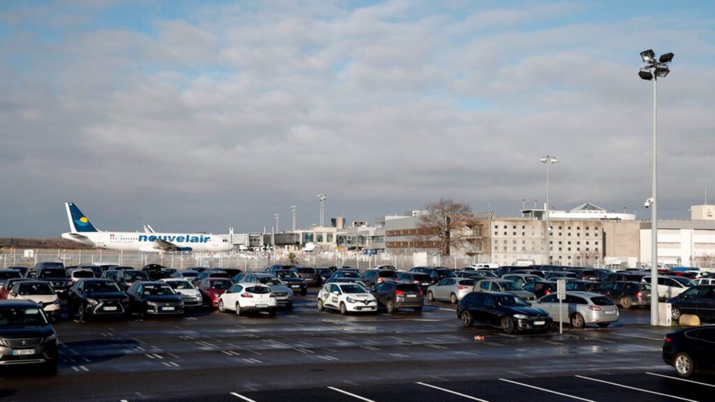 evacuan de nuevo el palacio de versalles y al menos 8 aeropuertos por amenaza de bomba 135609