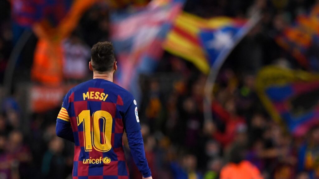 Leo Messi se alzó con el premio Princesa de Asturias de los Deportes 2026 2 messi banderas hinchas barcelona