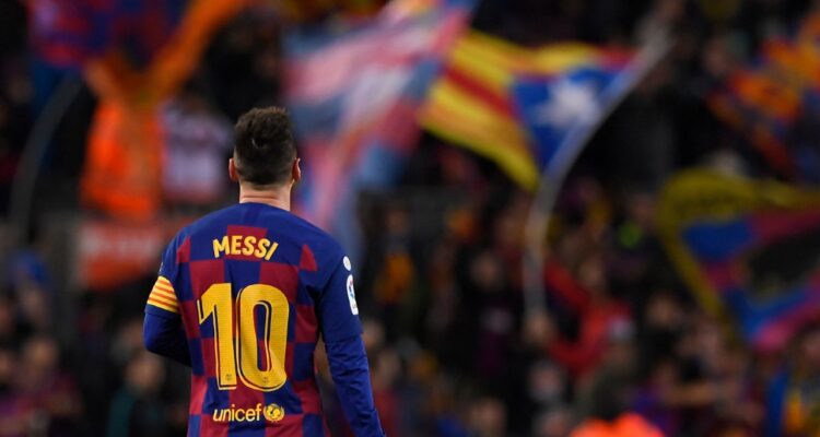 Messi podría despedirse del fútbol con un último partido con el Barcelona 1 messi banderas hinchas barcelona