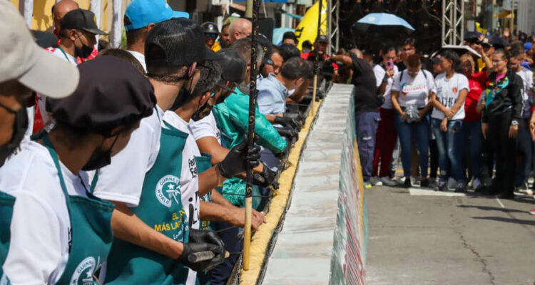 venezuela logro este sabado el record guinness al tequeno mas largo y grande del mundo 13174