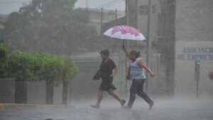 Inameh: Lluvias y chubascos prevalecerán este #17junio 2 LluviasElSalvador