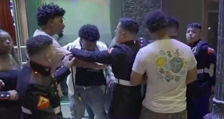 Infantes de Marina se pelearon con civiles en Texas, según muestra un video 1 Marinos