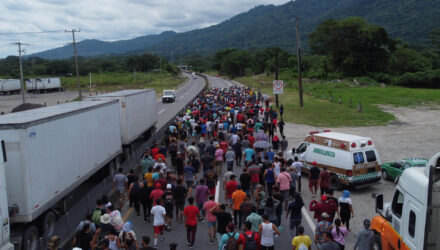 Migarntes bloquearon vias en Mexico