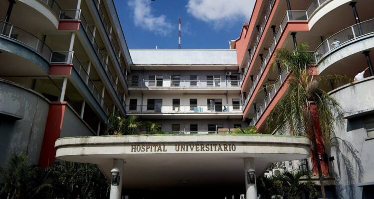 90% de los hospitales venezolanos solicita insumos a los pacientes para operarlos 1 hospital clinico universitario de caracas en venezuela