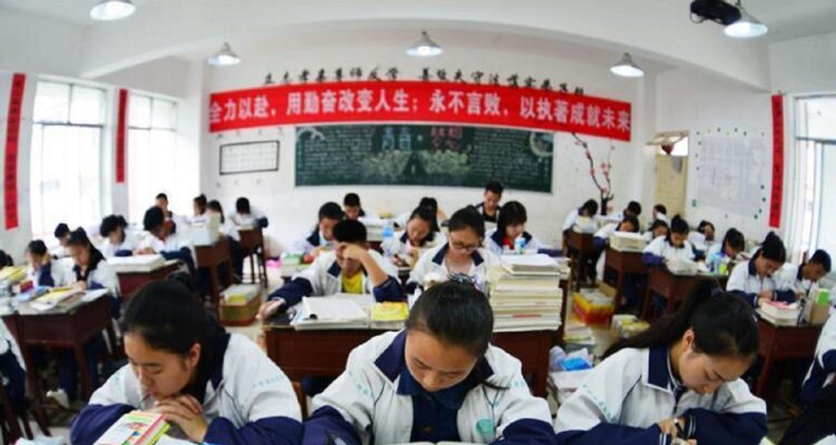 Condenaron a cadena perpetua a adolescente por matar con una pala a su compañero de clase en China 1 0gyzYbhA China55