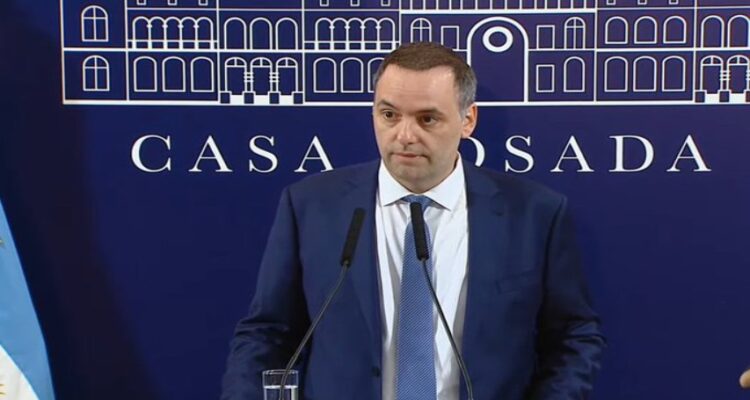 Argentina no renovará 5 mil contratos públicos y revisará un millón de planes sociales 1 Argentina5