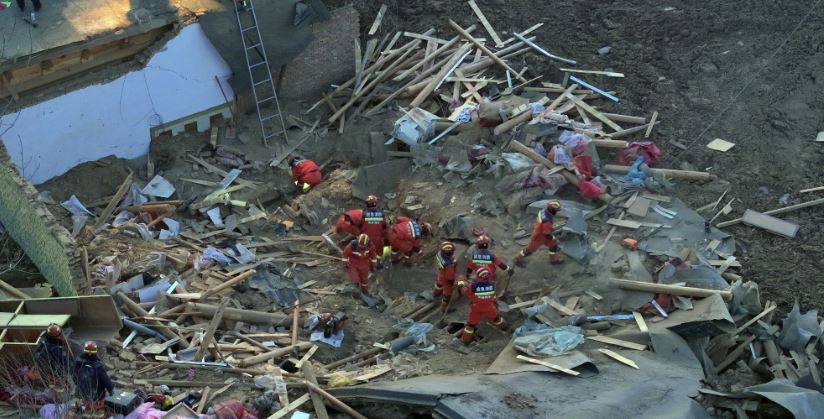 Aumentó a 135 el número de muertos por terremoto en China 2 Ct6RLv1o Chinaterremoto
