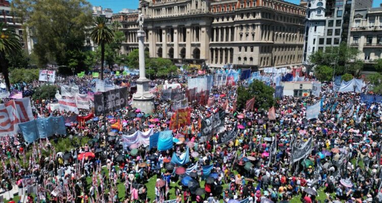 La mayor central obrera de Argentina convocó huelga general para el 24 de enero 1 Marcha22
