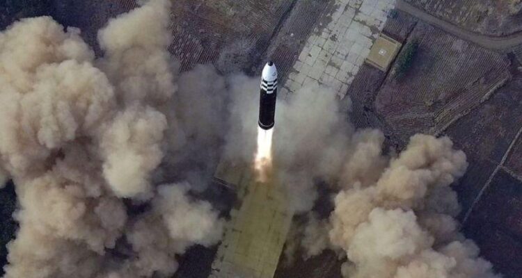 Corea del Norte lanzó su quinto misil de largo alcance este año 1 Misil m