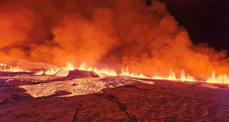 VOLCAN ISLANDIA ERUPCION FOTOS