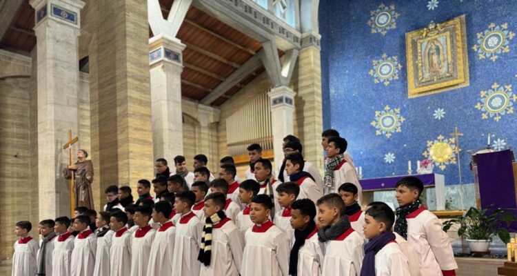 Papa Francisco saludó al Coro de los Niños Cantores del Zulia 1 WhatsApp Image 2023 12 27 at 1.58.24 PM