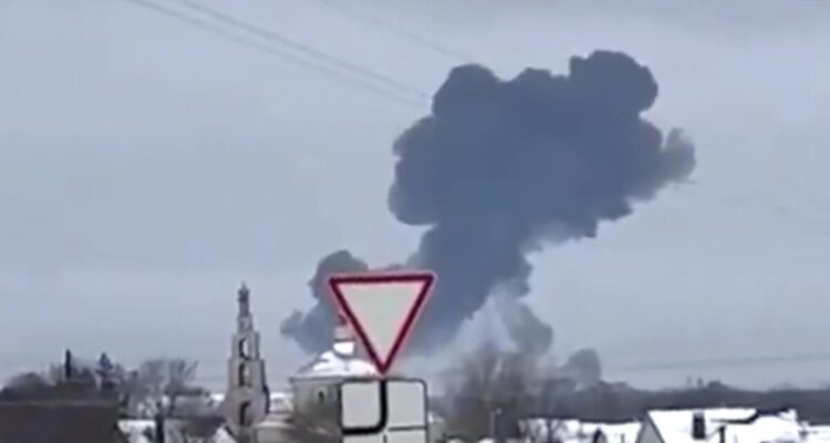 Avión militar con 65 prisioneros de guerra ucranianos se estrelló en una provincia rusa fronteriza con Ucrania (+Video) 1 Avion ruso