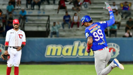 Cardenales Tiburones
