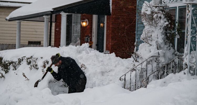 Fuerte tormenta de nieve cubre el Medio Oeste de EE. UU. 1 Tormenta de nieve