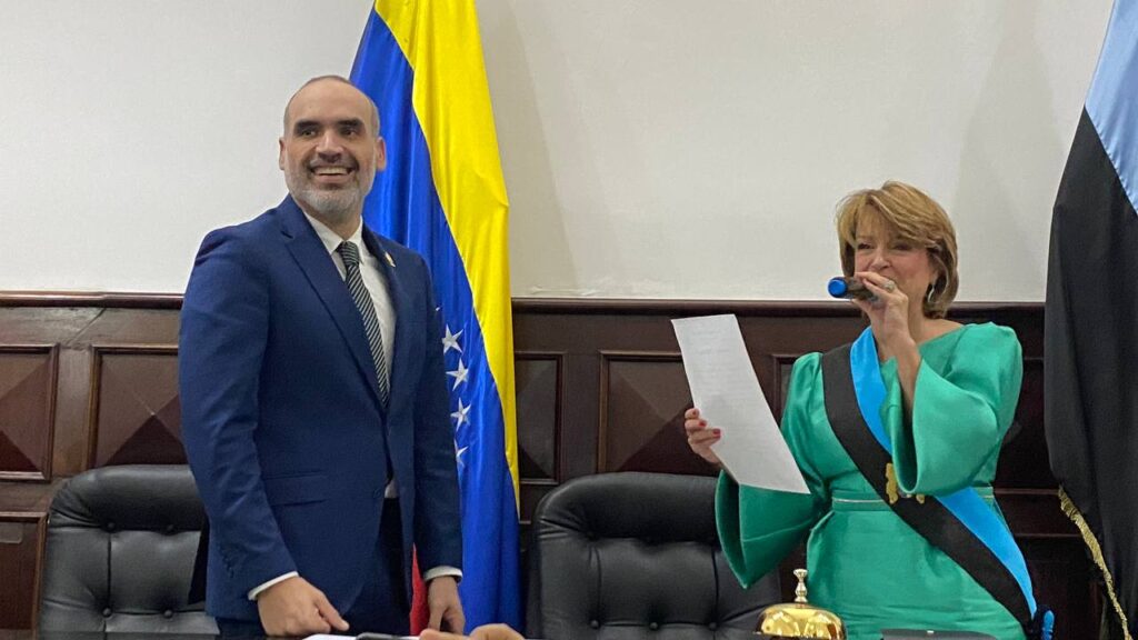CLEZ juramentó directiva 2024 con Iraida Villasmil en la Presidencia e inició el Primer Periodo de Sesiones Ordinarias del año 5 WhatsApp Image 2024 01 05 at 2.34.43 PM