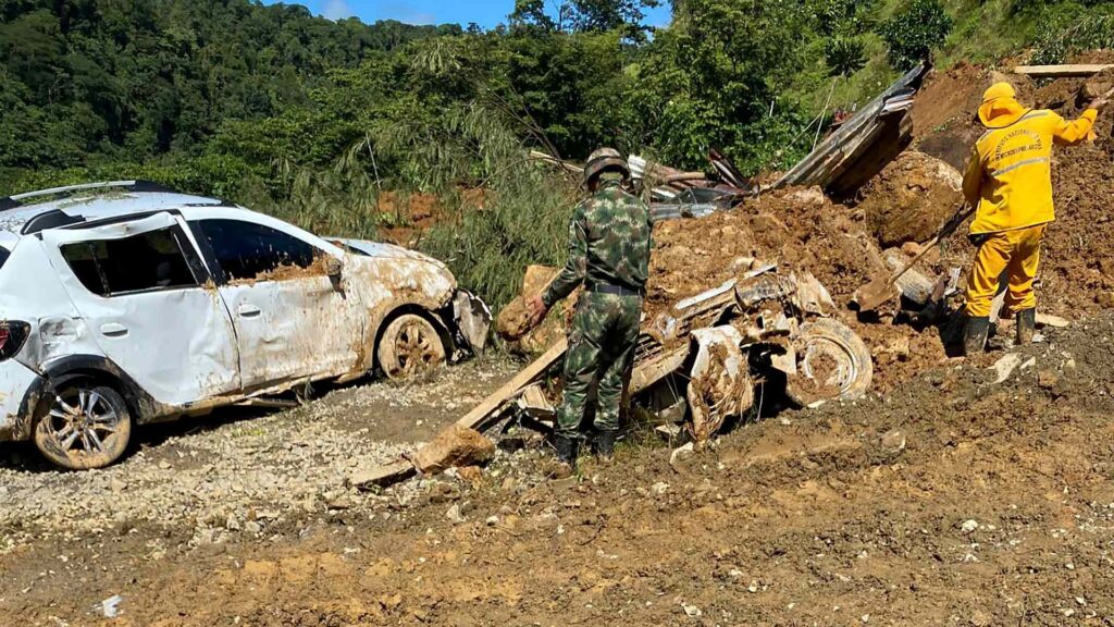 Ascendió a 38 la cifra de muertos por los derrumbes en Chocó, Colombia 2 video momento exacto derrumbe alud choco colombia 2024
