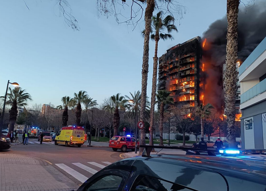 Cuatro muertos y 19 desaparecidos en el incendio de dos edificios de viviendas en España 8 Captura de pantalla 2024 02 23 a las 11.15.09