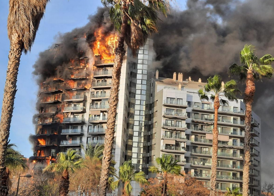 Cuatro muertos y 19 desaparecidos en el incendio de dos edificios de viviendas en España 3 Captura de pantalla 2024 02 23 a las 11.15.37