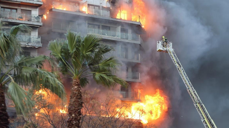 Cuatro muertos y 19 desaparecidos en el incendio de dos edificios de viviendas en España 5 Captura de pantalla 2024 02 23 a las 11.15.47
