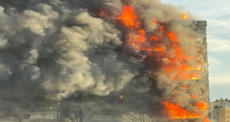 Incendio en Valencia Espana