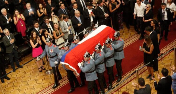 Pinera fue velado en publico como parte de funeral de Estado a9c1d2