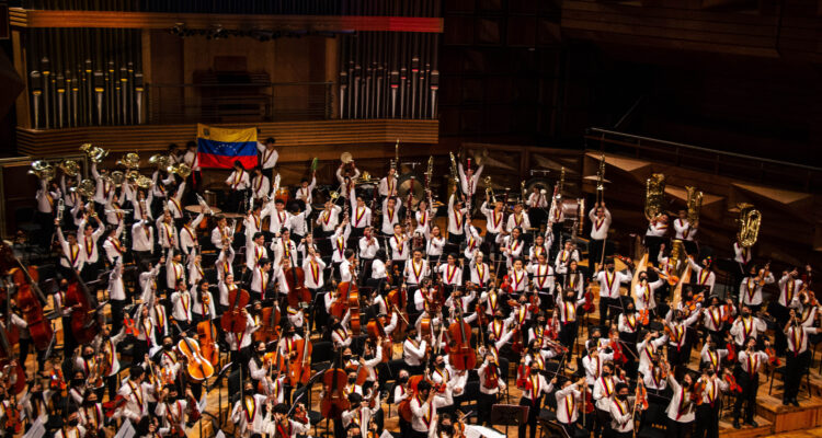 Sinfonica Nacional Infantil de Venezuela 2
