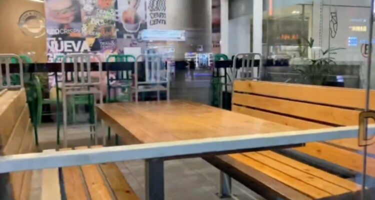«Película de terror»: revelador video de restaurantes y comercios vacíos en Buenos Aires, Argentina 1 Argentina22